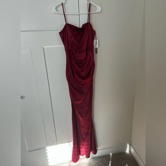 Windsor Dresses | Wedding Guest Or Bridesmaid Prom Formal Dress - Red Windsor | Color: Red | Size: S | Bryannabaca's Closet Windsor Dresses | Wedding Guest Or Bridesmaid Prom Formal Dress - Red Windsor | Color: Red | Size: S | Bryannabaca's Closet
